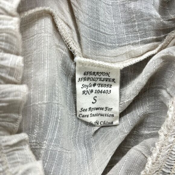 Mine Top Womens Small‎ Beige Ruffle Sleeveless Blouse semi sheer flower neck - Picture 10 of 14